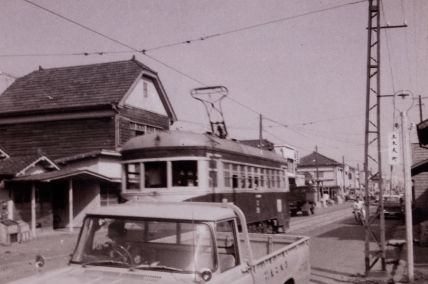 昔の茶町通りの路面電車(お茶を運んでいる時期も)